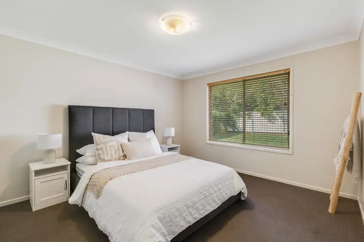 19 Chelwyn Street, Middle Ridge QLD 4350