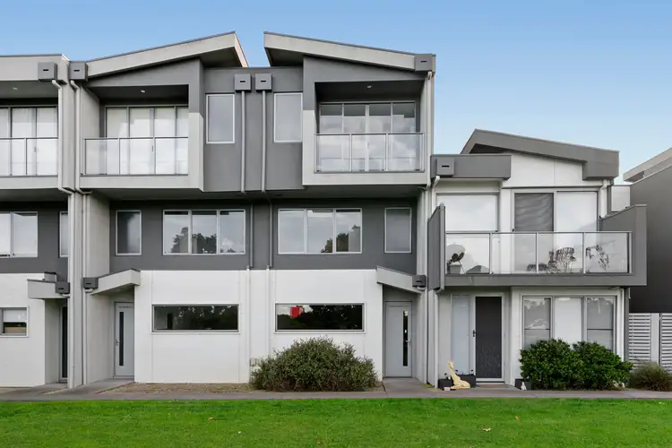 12 Topal Drive, Officer VIC 3809