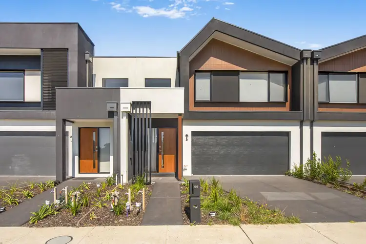 44 Mortlake Drive, Officer South VIC 3809