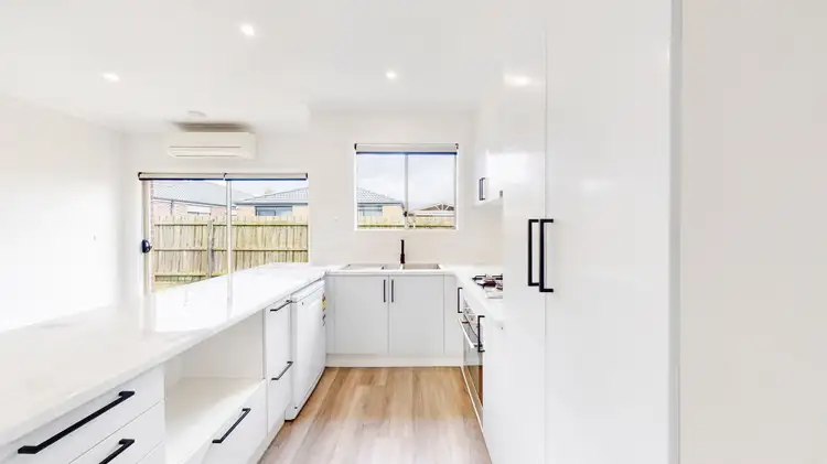 Second view of Homely house listing, 6/1 Walnut Way, Pakenham VIC 3810