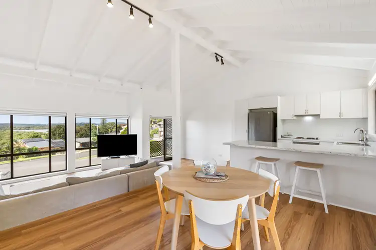 8 James Cook Drive, Banora Point NSW 2486