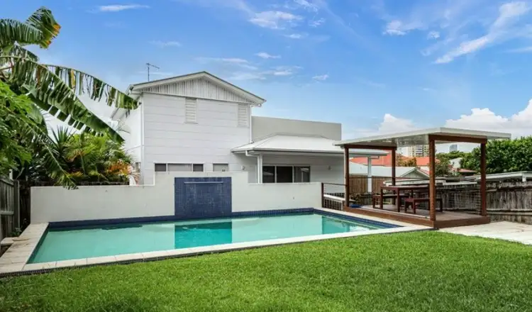 49 Agnew Street, Norman Park QLD 4170