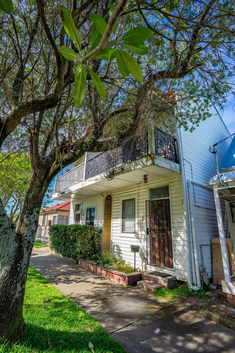 6 Hargrave Street, Carrington NSW 2294