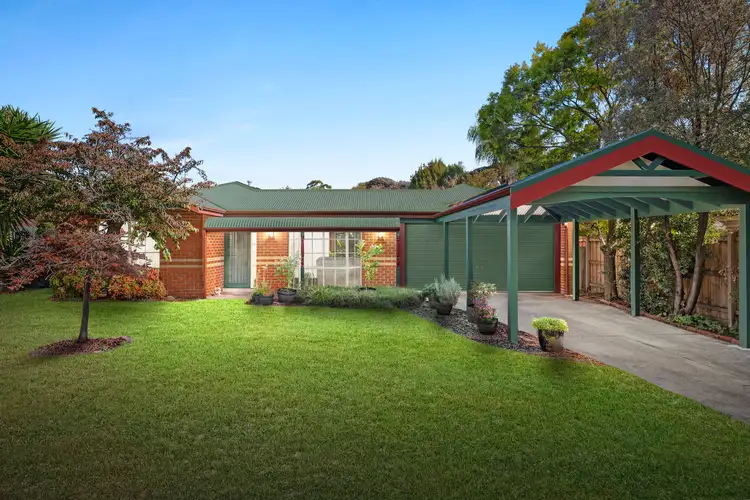 4 Hyde Park Walk, Mooroolbark VIC 3138
