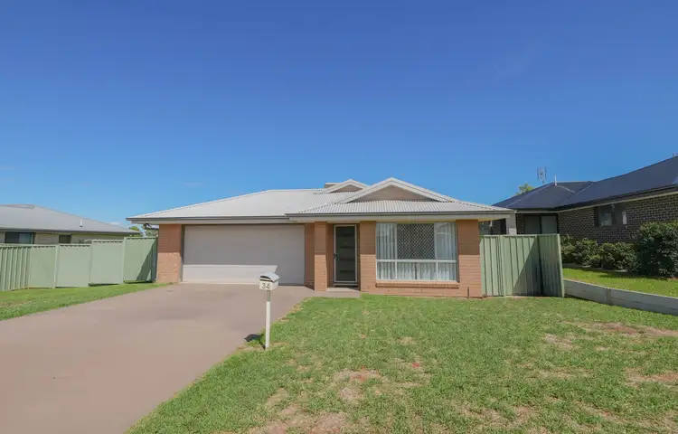34 Warragrah Place, Parkes NSW 2870