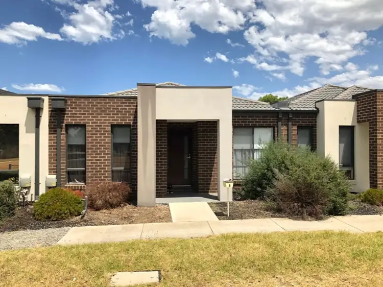 8 Chilla Lane, Point Cook VIC 3030