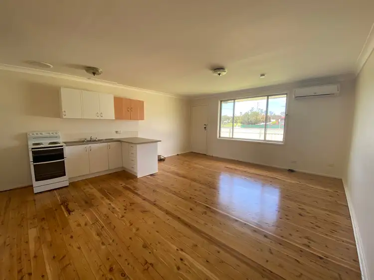 2/32 Government Road, Weston NSW 2326