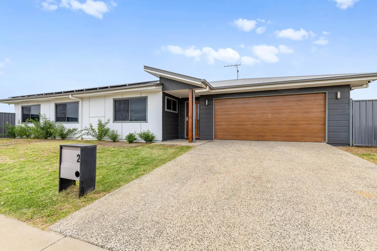 Main view of Homely house listing, 2 Vale Street, Emerald QLD 4720