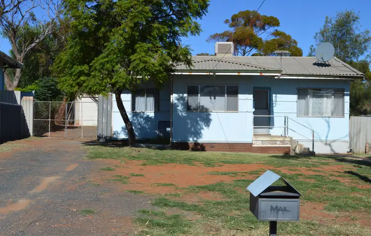 8 New Compton Street, Kambalda East WA 6442