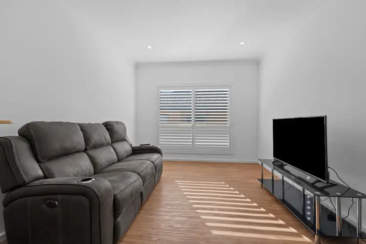 Sixth view of Homely house listing, 15 Chetwynd Avenue, Berkeley Vale NSW 2261