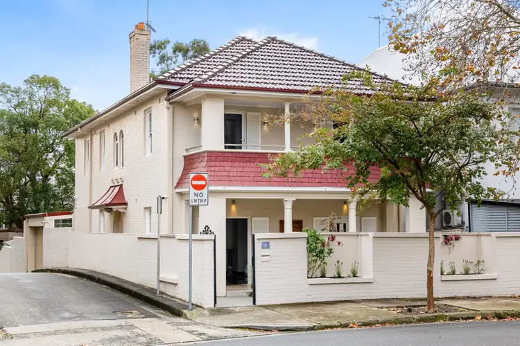 8 Parkes Street