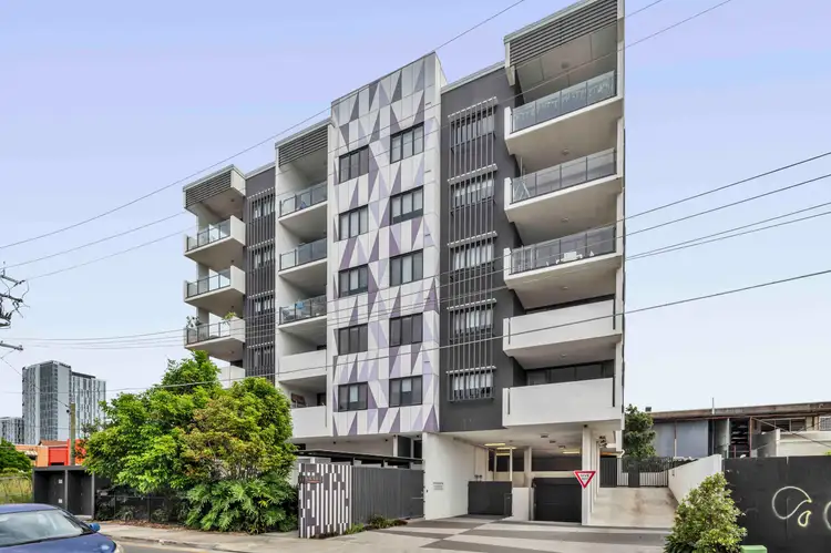 3/33 Sword Street, Woolloongabba QLD 4102