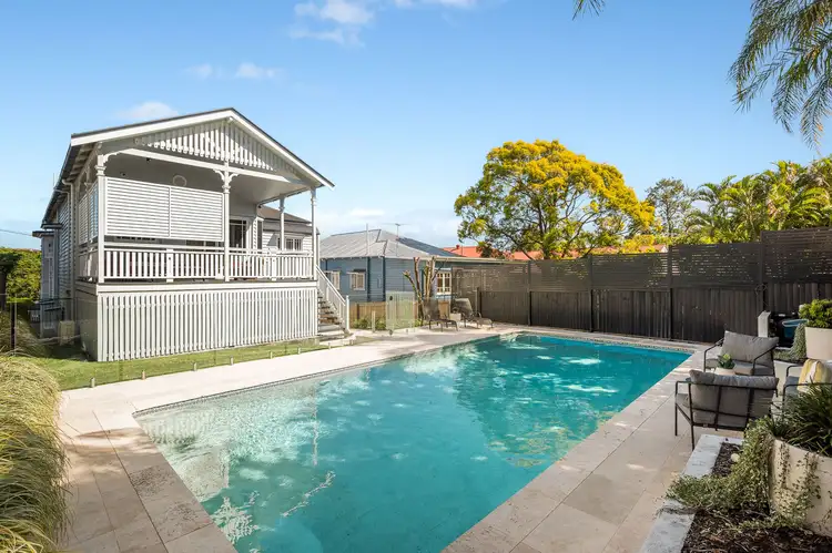 18 Brae Street, Coorparoo QLD 4151