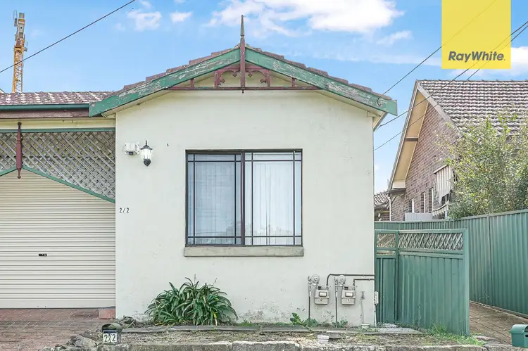 2/2 Napier Street, Mays Hill NSW 2145