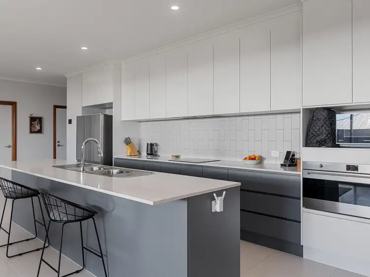 32 Sapphire Green, Moana SA 5169