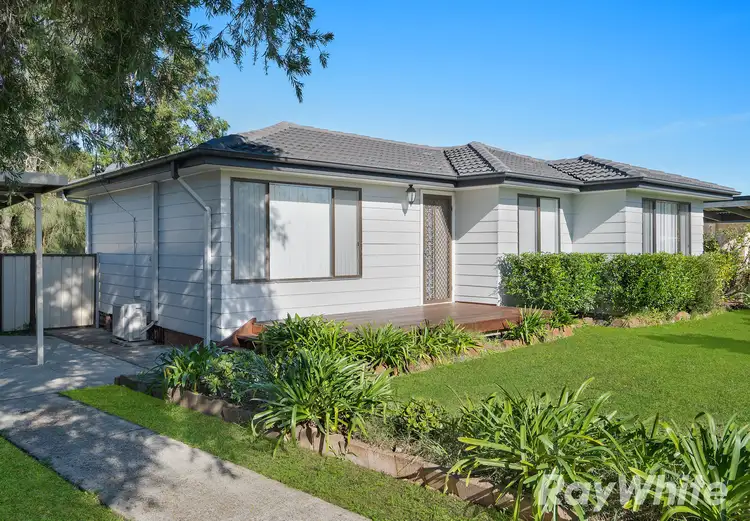 8 Mcleod Avenue, Metford NSW 2323