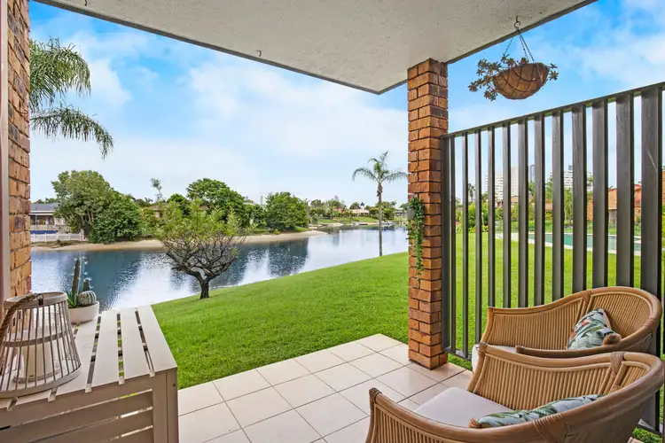 2/14 Dunlop Court, Mermaid Waters QLD 4218