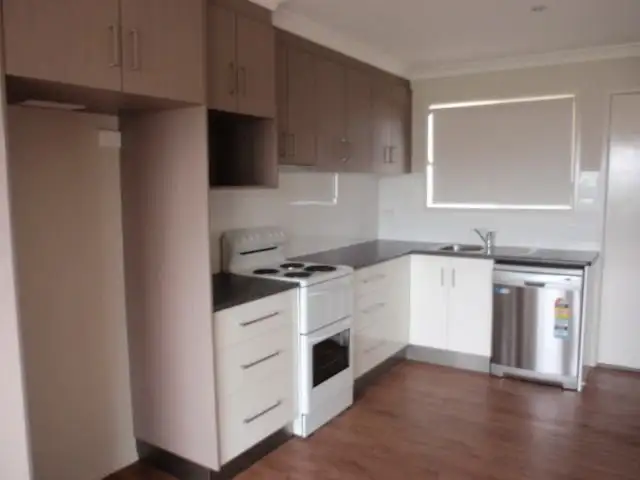 2/20 White Street, Emerald QLD 4720