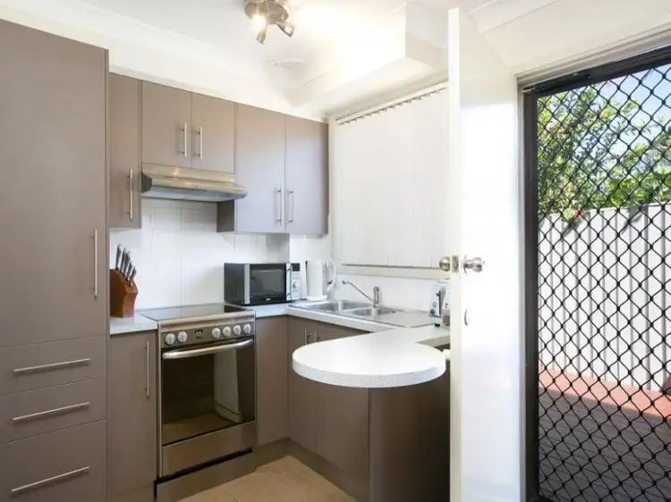 6/1 The Avenue, Bellambi NSW 2518