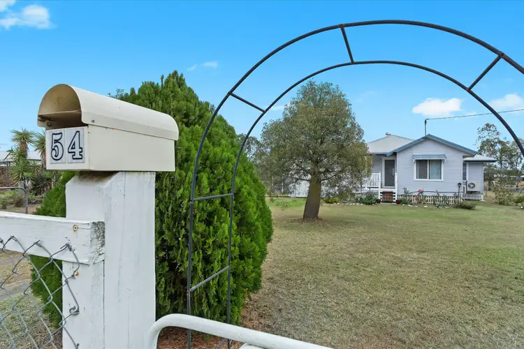 54 Cory Street, Oakey QLD 4401