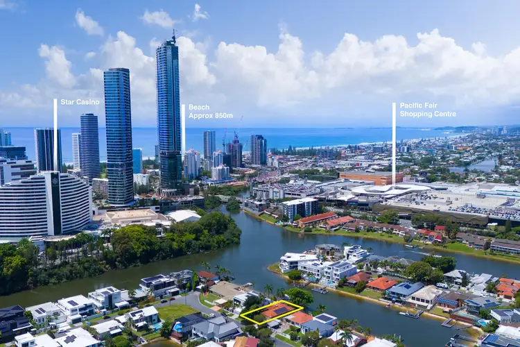 10 Merrimac Boulevard, Broadbeach Waters QLD 4218
