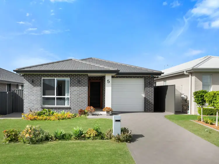 5 Limestone Avenue, Spring Farm NSW 2570