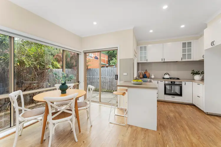2/5 Glenbrook Avenue, Clayton VIC 3168