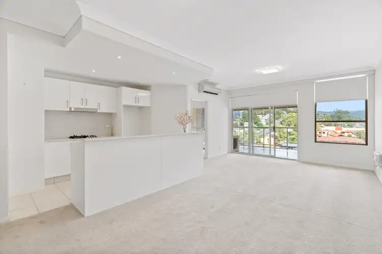 802/273-275 Mann Street, Gosford NSW 2250