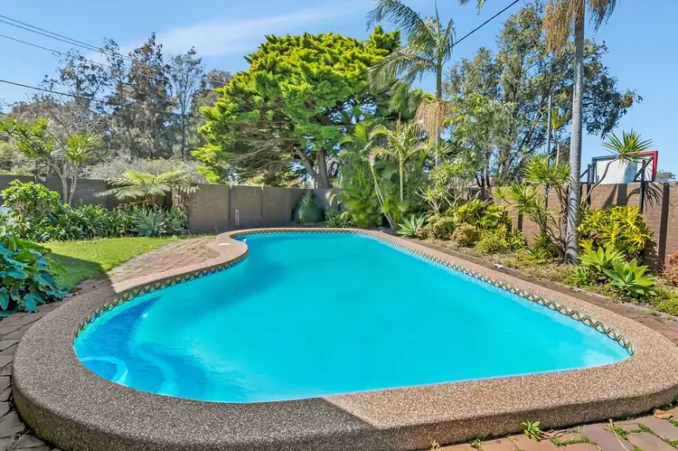 14 Newton Crescent, Oak Flats NSW 2529