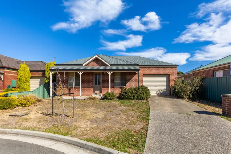 19 St Clare Avenue, Lake Gardens VIC 3355