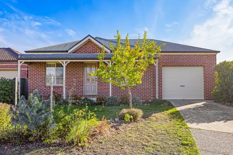 19 St Clare Avenue, Lake Gardens VIC 3355