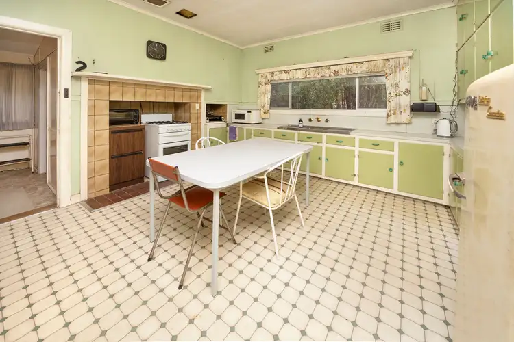 Sixth view of Homely house listing, 1 Cockerell Court, Swan Hill VIC 3585