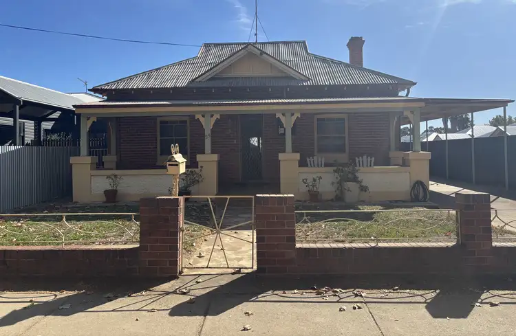 55 Crampton Street, Wagga Wagga NSW 2650