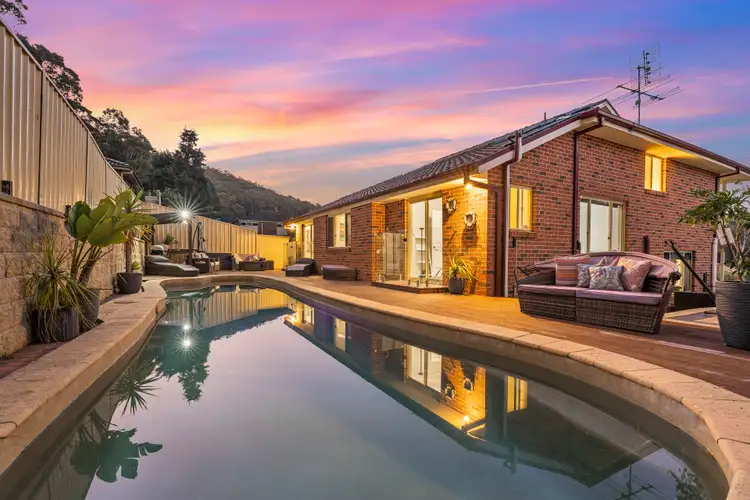 3 Bellwood Close