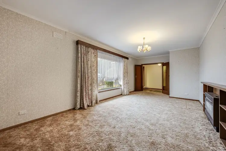 Fifth view of Homely house listing, 6 Mayfair Crescent, Mount Gambier SA 5290