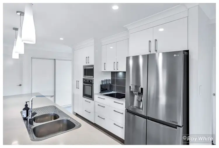 Fifth view of Homely house listing, 10 New Haven Way, Parkhurst QLD 4702