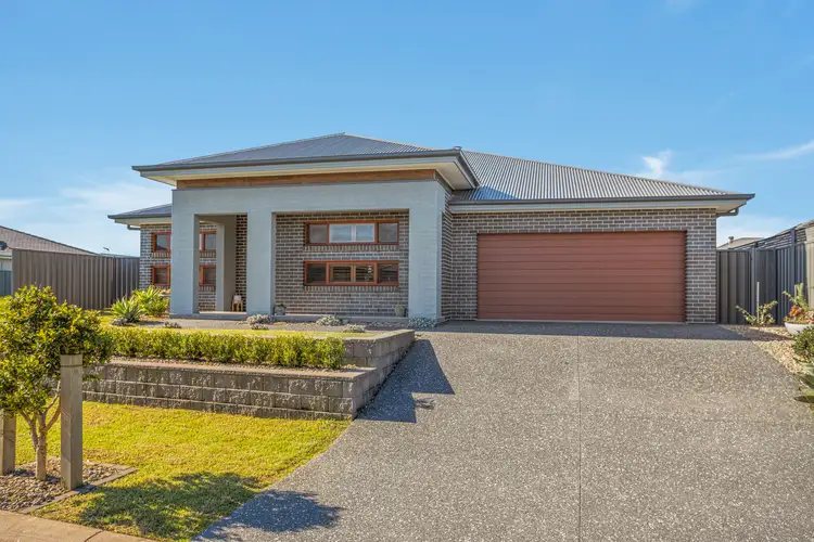 4 Deltaview Avenue, Haywards Bay NSW 2530