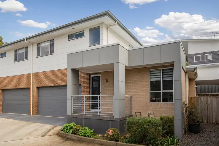 8/37-39 Tallawalla Road, Valentine NSW 2280
