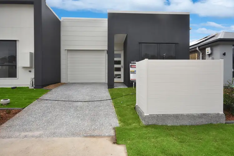 8 Bolwarra Street, Narangba QLD 4504