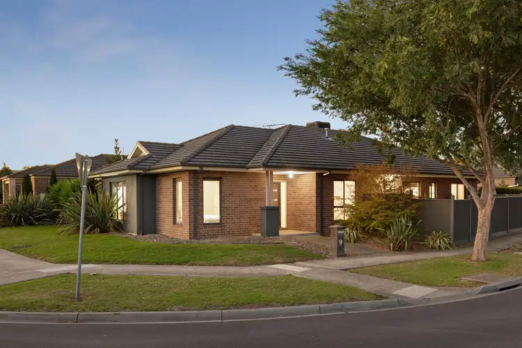 16 Barmah Drive, South Morang VIC 3752