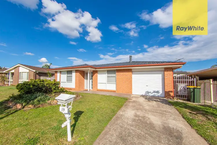 19 Wraysbury Place, Oakhurst NSW 2761