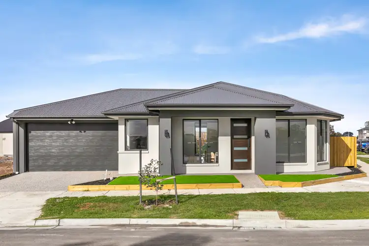 10 Pasilla Circuit, Mickleham VIC 3064