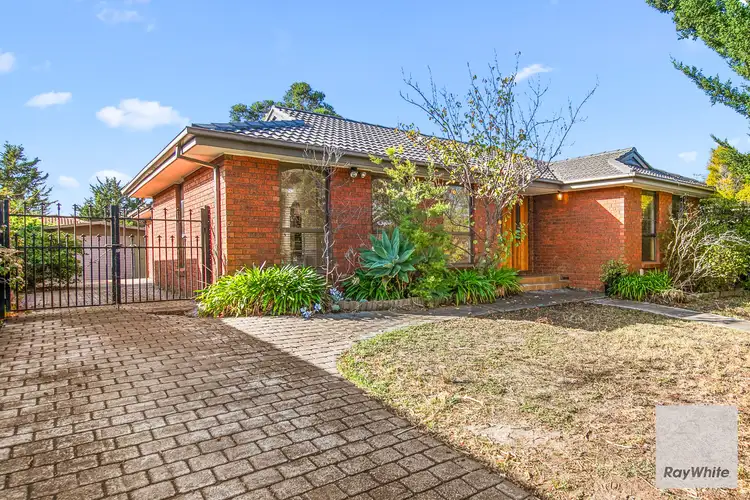32 Aldershot Drive, Keilor Downs VIC 3038
