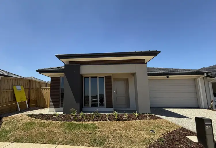 24 Pasofino Drive, Bonnie Brook VIC 3335