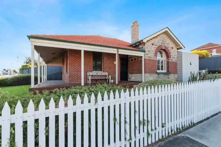 10/2 Burt Street, Fremantle WA 6160