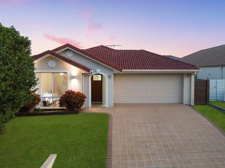 52 Taylor Place, Mackenzie QLD 4156