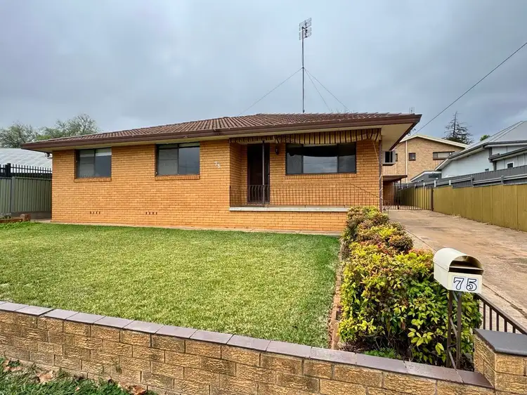 75 Currajong Street, Parkes NSW 2870