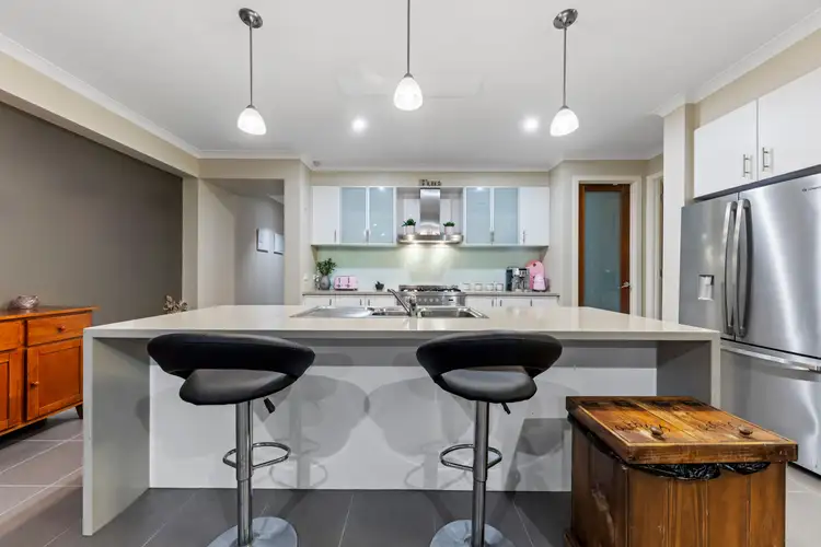 Fifth view of Homely house listing, 3 Ramsay Close, Pakenham VIC 3810