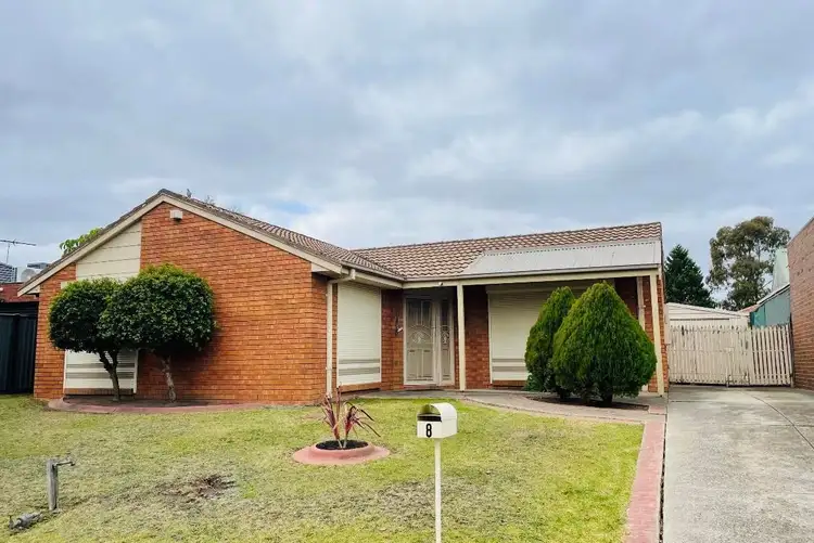 8 Hobson Crescent, Mill Park VIC 3082