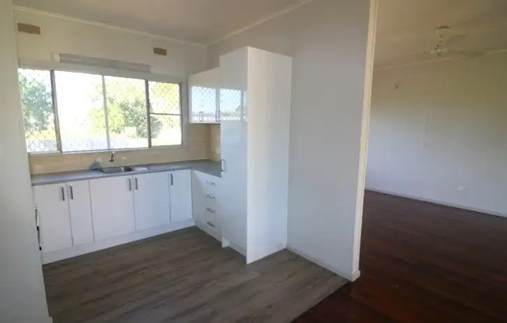 33 Knowsley Street East